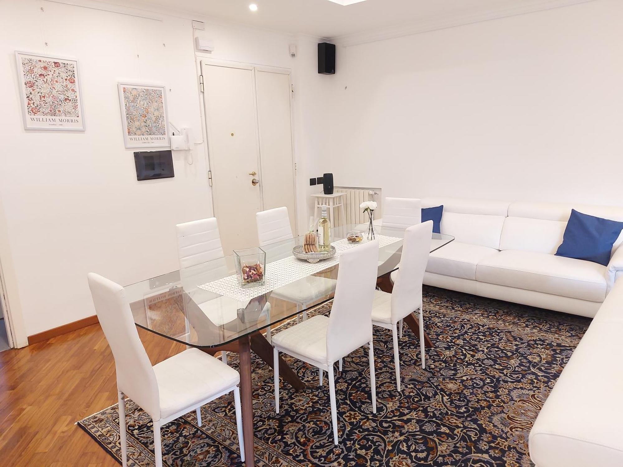 Vatican White Apartment Rom